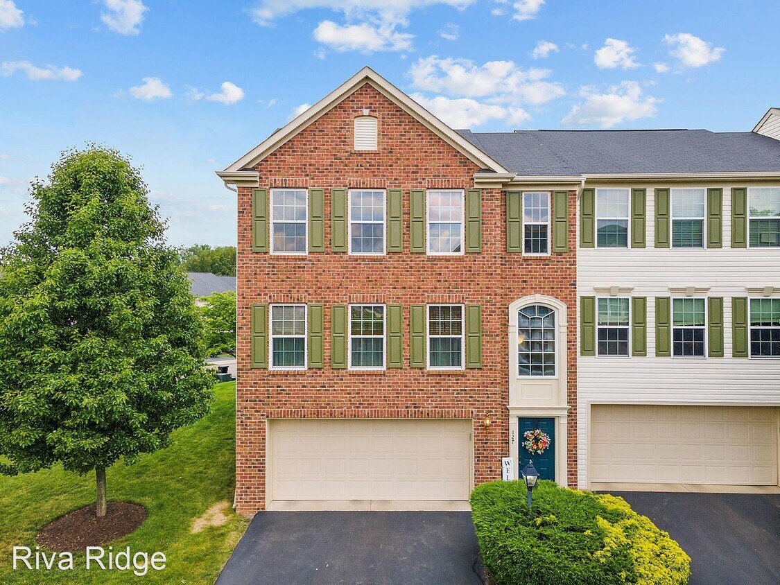 Foto principal - 3 br, 2.5 bath House - 127 Kensington Drive