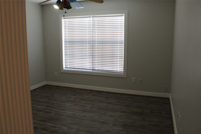 Foto del edificio - 2914 Pitzlin St