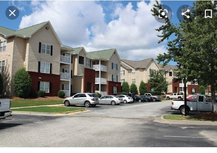 Exterior - 1114 S College St