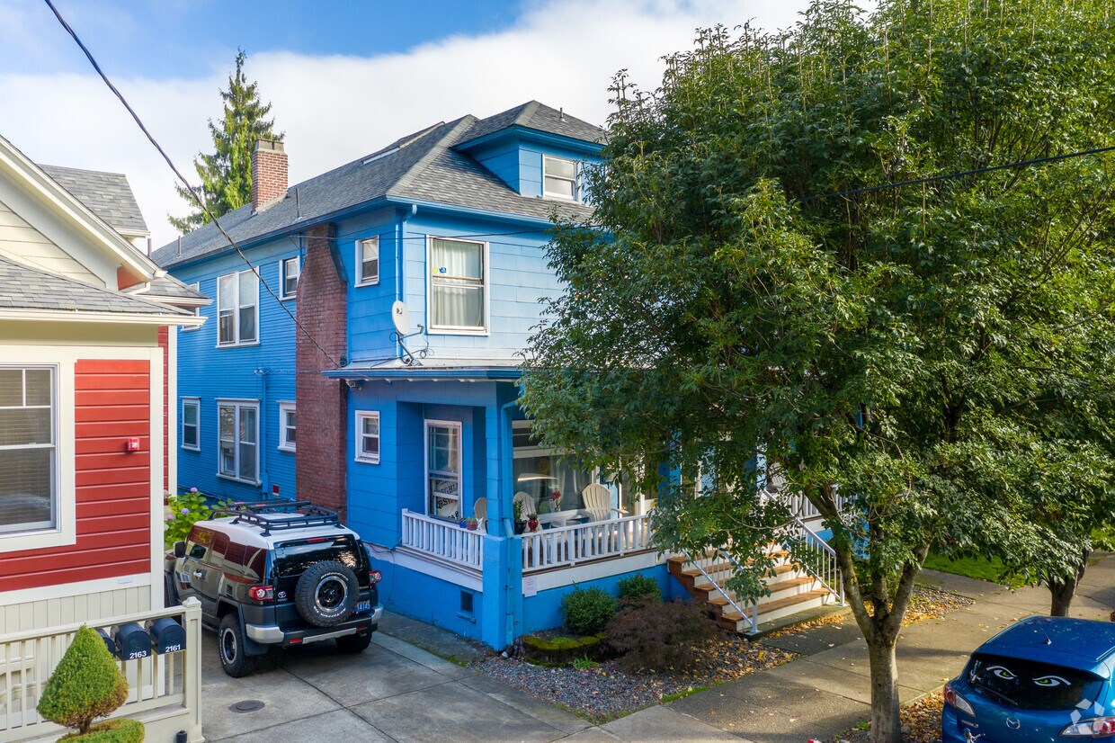 Vista al edificio - 2155 NW Everett St