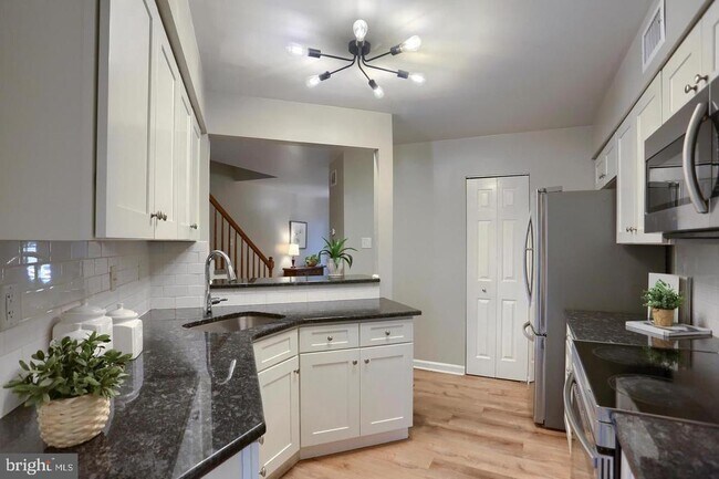 Foto del edificio - 1102 Coventry Pointe Ln