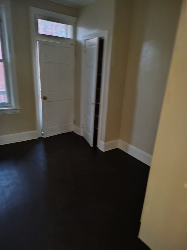 Building Photo - 111 N 17th St