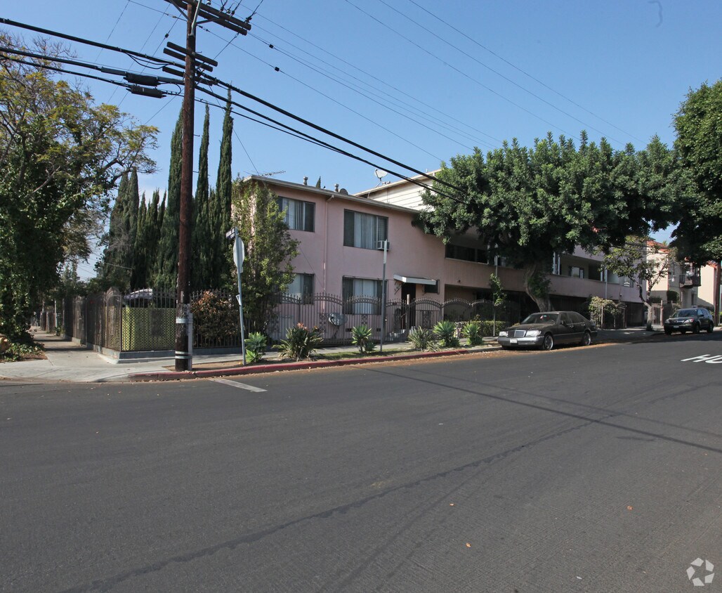 Building Photo - 1157-1160 N Hobart Blvd