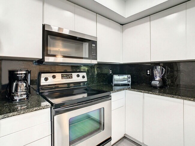 Building Photo - Westpointe Boulevard, Orlando, FL 32835 - 2 BR 2 BA condo