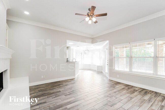 Foto del edificio - 6 W Sharon Dr