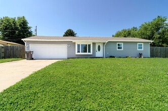 Building Photo - 613 Plaza Dr