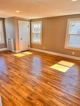 Building Photo - 1921 Maple Ave