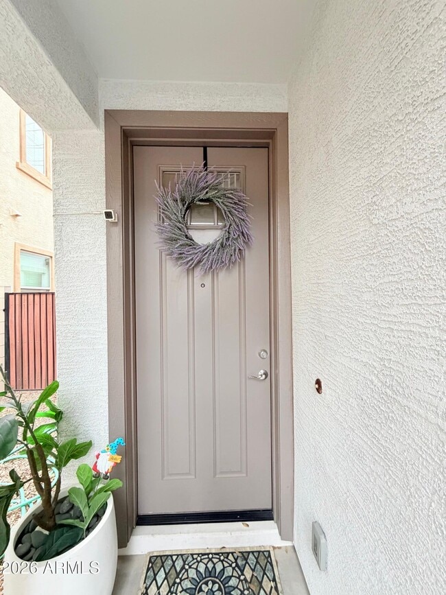 Building Photo - 2254 E University Dr