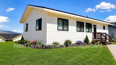 Building Photo - 1002 Hillside Ct