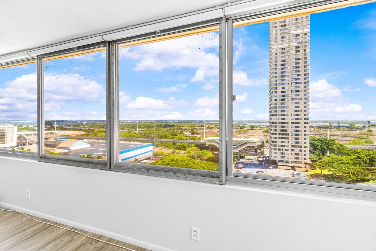Primary Photo - Welcome to your urban oasis!