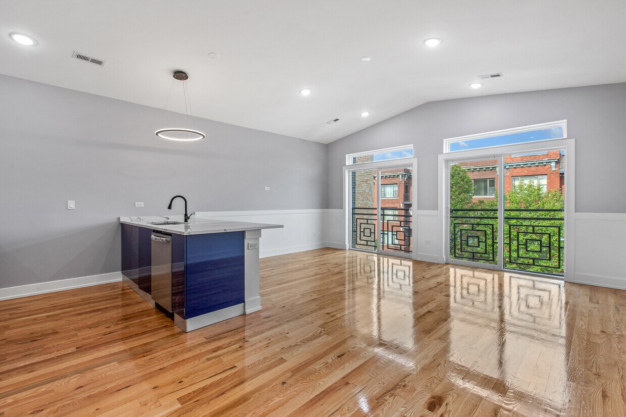 Foto principal - 5833 S Calumet Ave