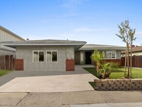 Building Photo - 5617 Dorothy Dr