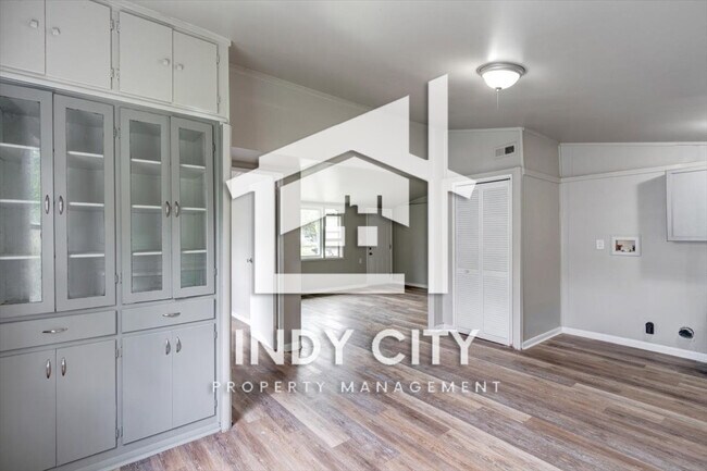 Building Photo - 2950 Dequincy St