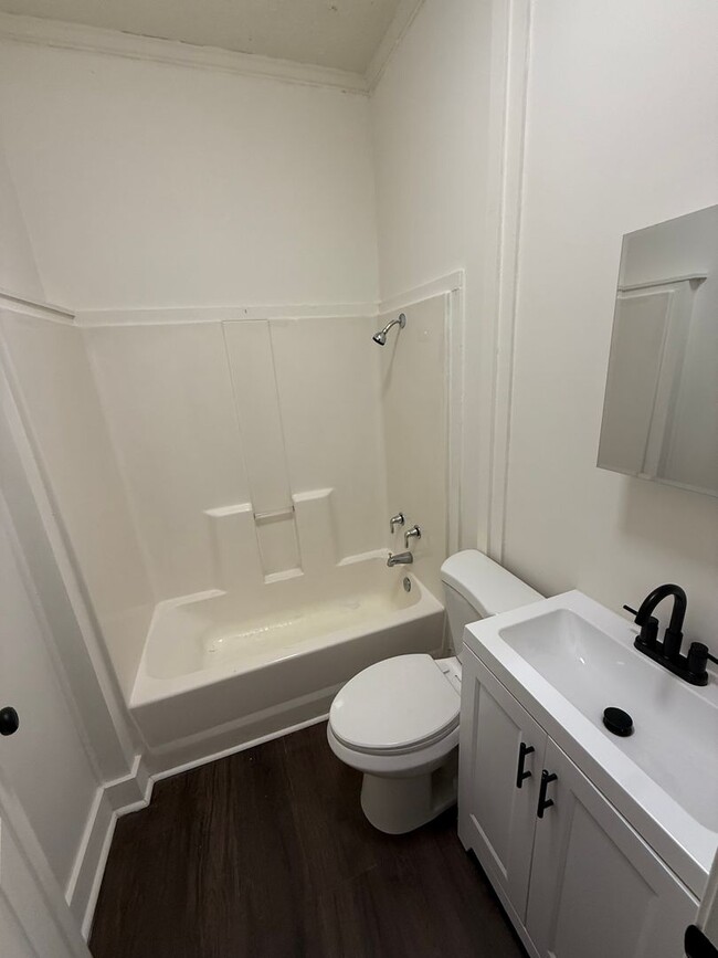 Building Photo - 2 Bedroom/2 Bathroom in Carrollton