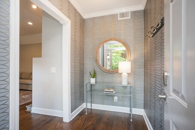 Foto del edificio - 210 Westchase Dr