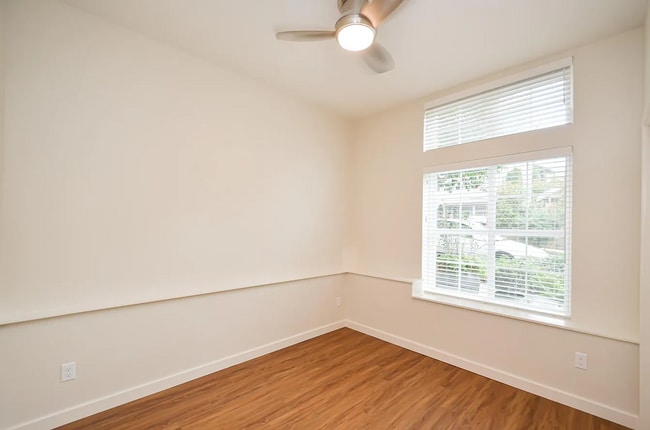 Building Photo - 311 N 77th St