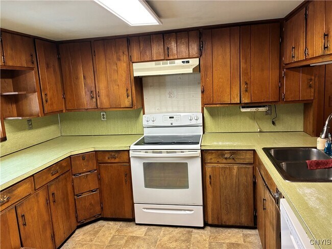 Foto del edificio - 7470 Perry Rd