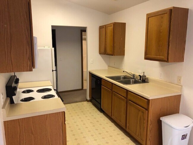 Foto del edificio - 4809-4811-4811 Geyser Blvd