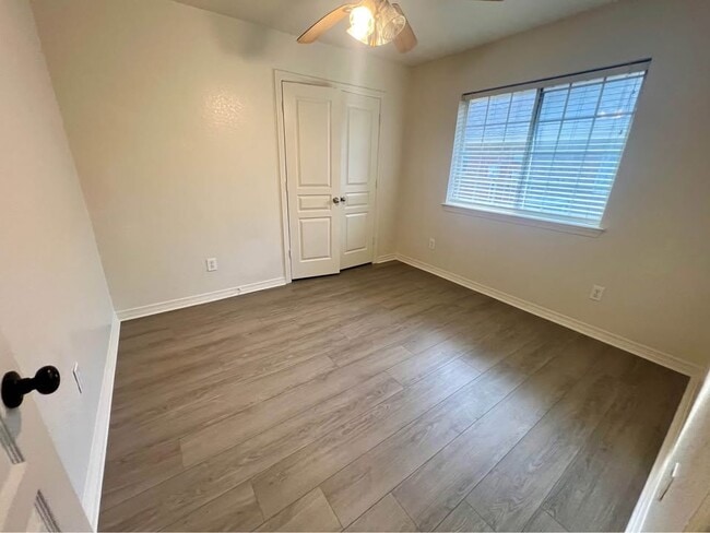 Building Photo - 10605 Rayburn Way