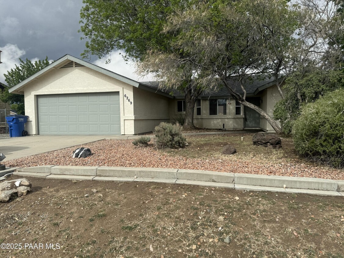 Foto principal - 6269 N Little Papoose Dr
