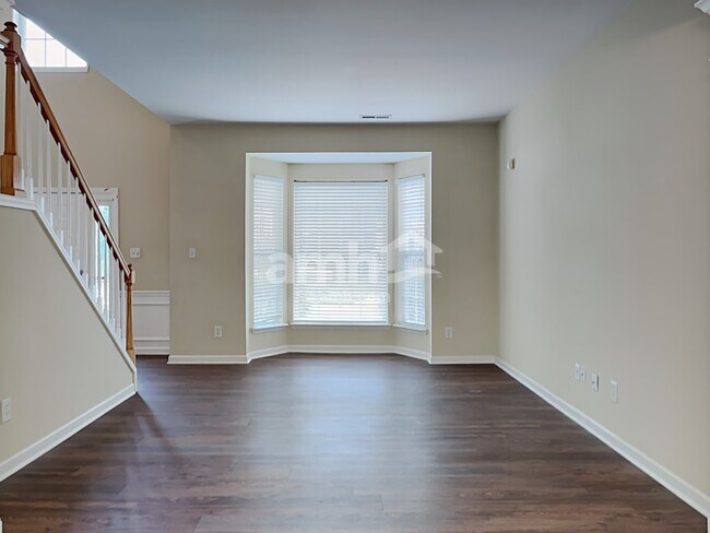 Building Photo - 4388 Kelso Dr