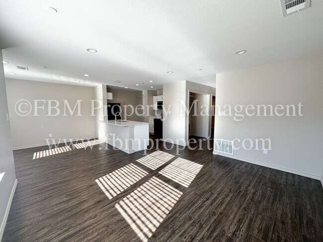 Foto del edificio - Hidden Creek Townhomes, Unit 311 - Gorgeou...