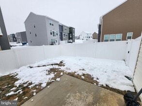 Building Photo - 477 Hillsdale Pl