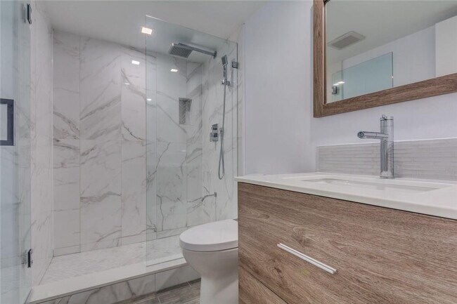 Foto del edificio - 625 Oaks Dr