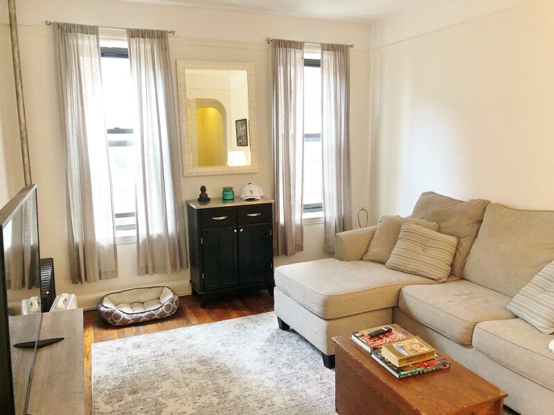 Foto principal - 30-53-53 29th St