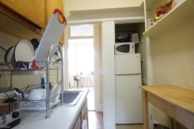 Foto del edificio - 1 br, 1 bath  - 11 Royce Rd # 17YX