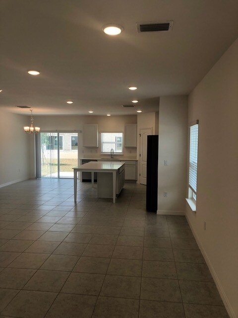 Foto del edificio - 4105 Collegiate Blvd