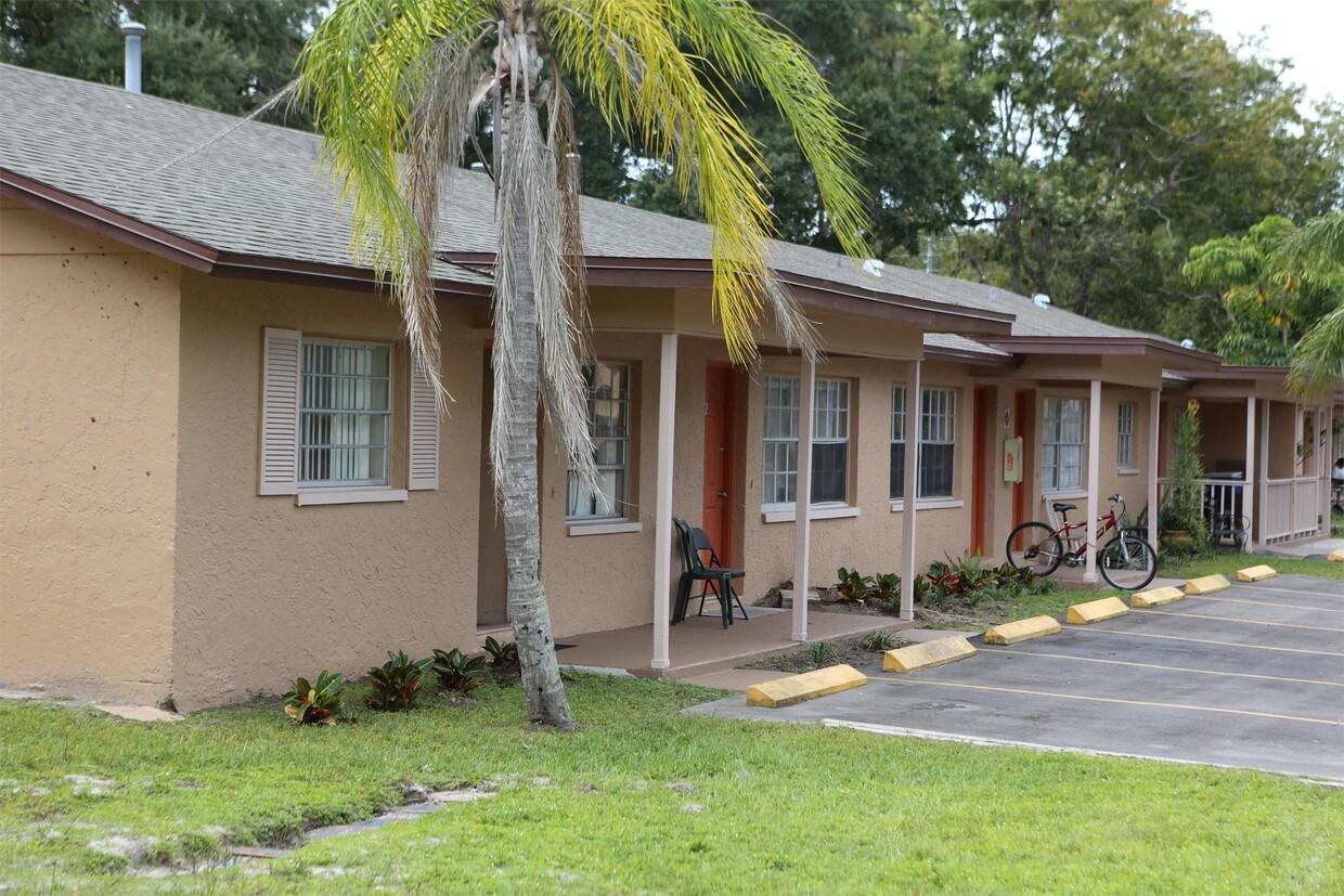 Primary Photo - 1101 Tuskawilla Dr