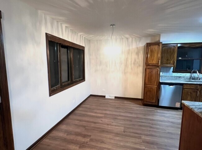Building Photo - 3529 Carpenter St