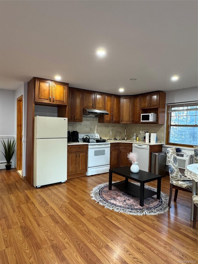 Building Photo - 287 NY-32