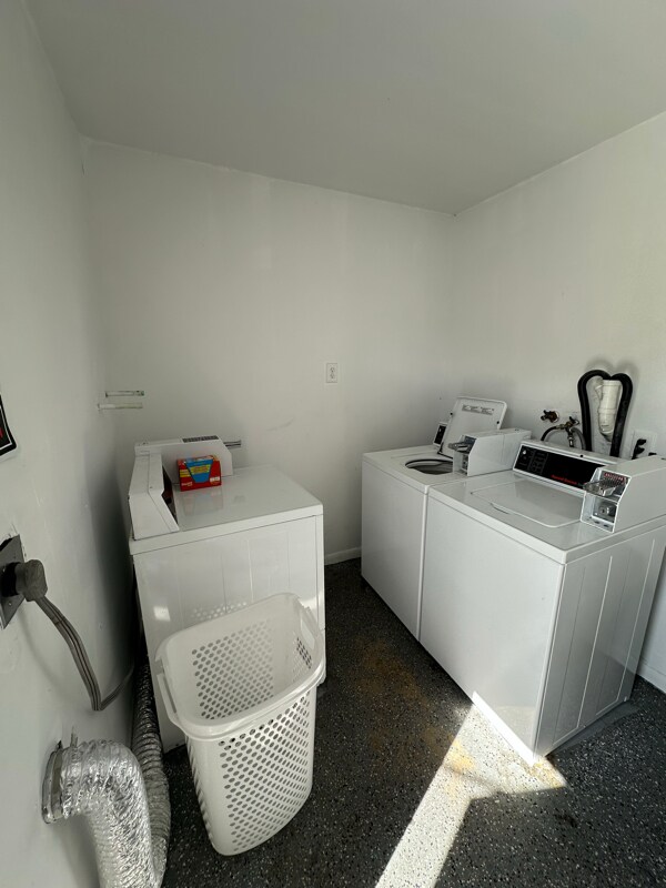 Foto del edificio - 4810 Davis Rd