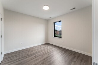 Building Photo - PINNACLE Orange Crossing