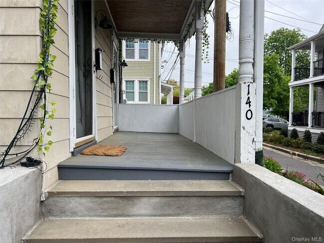 Foto del edificio - 140 12th Ave