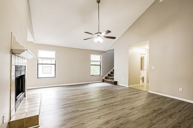 Foto del edificio - 1226 Creekbottom Cir