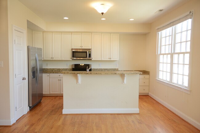 Building Photo - 1515 Old Trail Dr
