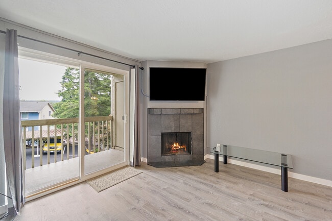 Building Photo - 9494 Redmond - Woodinville Rd NE