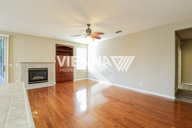 Foto del edificio - 2608 Lark Sparrow Way