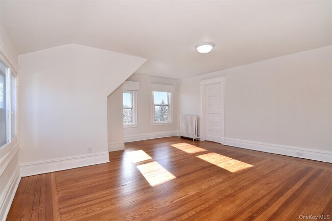 Foto del edificio - 132 Rich Ave