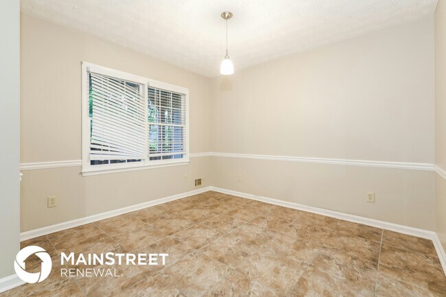 Foto del edificio - 145 Cowan Dr