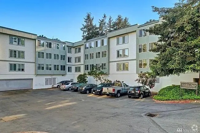 Building Photo - 13717 Linden Ave N
