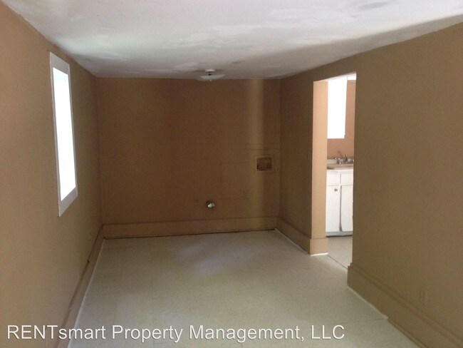 Building Photo - 2113 13th Ave