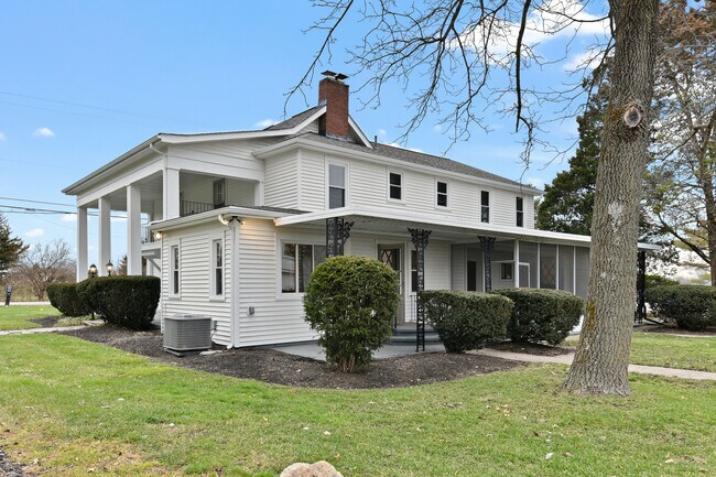 Building Photo - 1130 Peachblow Rd