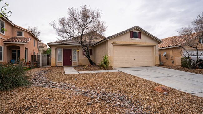 Foto del edificio - Beautiful Single Story Home with New Floor...