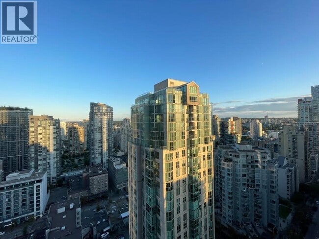 Building Photo - 1189 Howe St