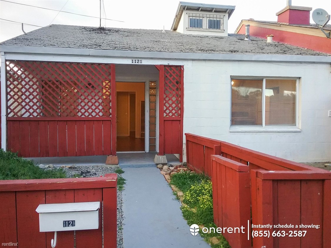 Primary Photo - 1121 Peninsula Ave