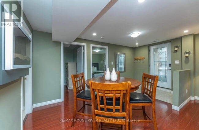 Building Photo - 21 Denbury Ct